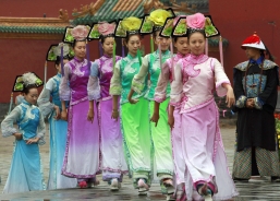 滿族「花盆」鞋給現代女性的啟示